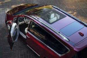 2017 Chrysler Pacifica tri-pane sunroof